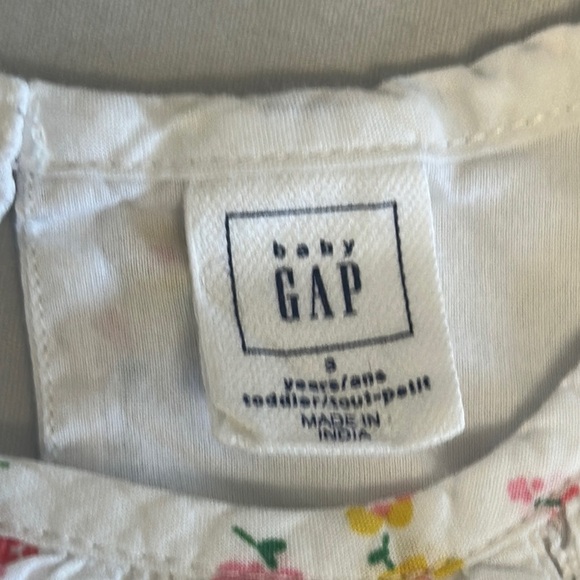 GAP - Lined Flora Blouse with Ruffles - Picture 2 of 6